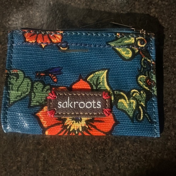 Keychain Wallet - Picture 1 of 3